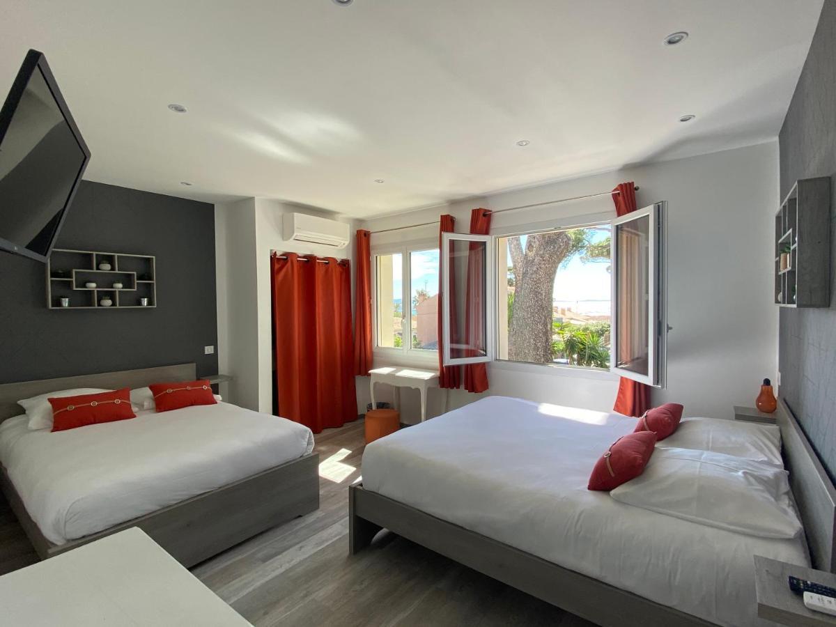 Logis Hotel Restaurant Le Kalliste อิแยร์ ภายนอก รูปภาพ